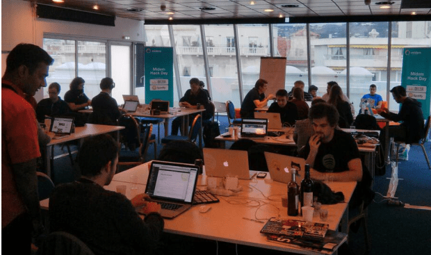 The hacking space (photo by @neomoha)