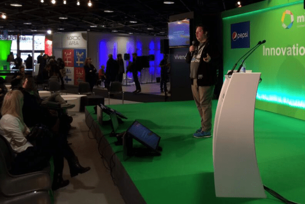 Martyn giving the hack talk (photo by @sydlawerence)